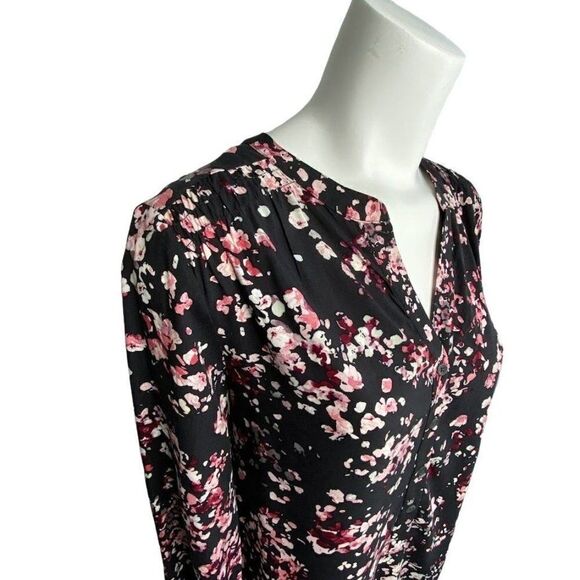 Womens BASS Split Neck Roll Tab Black Pink Floral Rayon Top Small - Picture 2 of 8